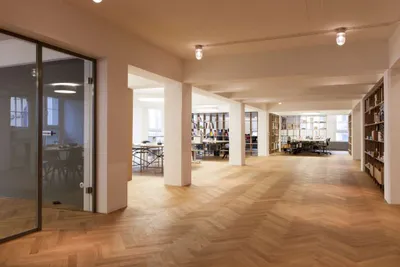 Gewerbeimmobilie mieten in Wien – 300 m², € 374