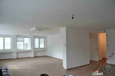 9-Zimmer-Gewerbeimmobilie kaufen in Wien – 200 m², € 920.000 – Bild 2 von 24