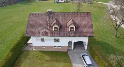 6-Zimmer-Haus kaufen in Kirchdorf an der Krems – 165 m², € 490.000 – Bild 2 von 6