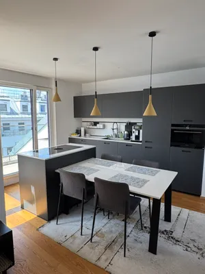 Exklusive Dachgeschoss-Maisonette mit 3 Terrassen - möbliert
