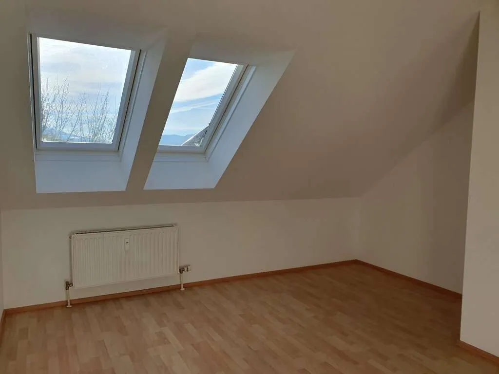 Gemütliche 2-Zimmer-Dachgeschosswohnung - Ansicht 2