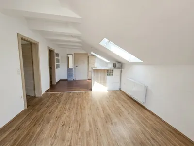 Sonnendurchflutete Wohnung mit heimeligen Balkon sucht neue Mieter!, photo 1
