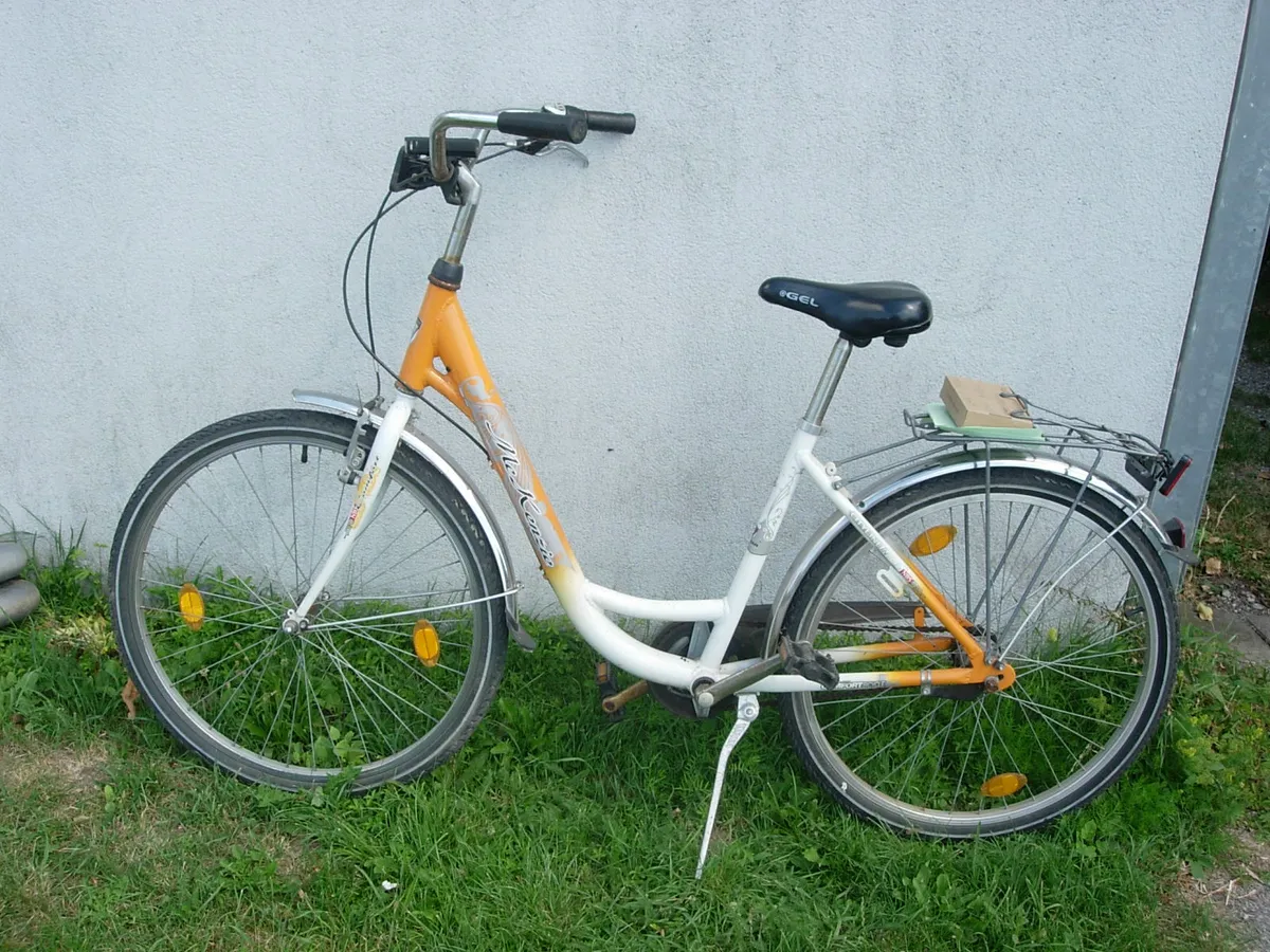beste akku fahrradpumpe EFaith Elektrische Luftpumpe Auto 3600mAh Kabellos | Kabellos mit 3600mAh Akku | 12V DC & Auto-Shut-Off Funktion Gewicht:1400 Gramm E-Gravelbikes 2025 im Test: 1200g - 1400g
