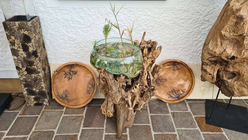 Steinzeitendesign,Glas Dekorationen,Blumen, Weihnachtsdeko, Grab Deko,Eisendeko,Garten,Edelrostfiguren,Rost, Gartenzubehör, Metall Deko, Griller Zubehör, Cortenstahl,Glasblumen.Kräuterschnecke,Sichtschutzwände.Scheitholzregal,Kaminholzregal,Hochbeete,