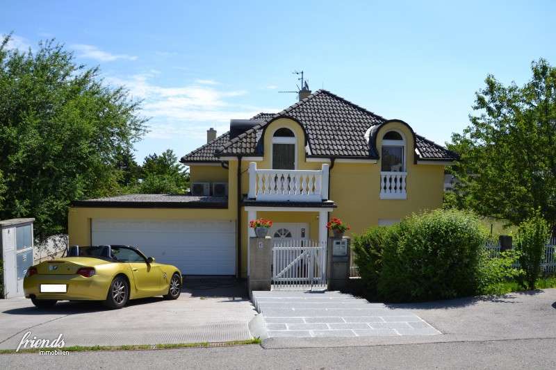 Villa im französischen Landhausstil in bester Lage!, 228