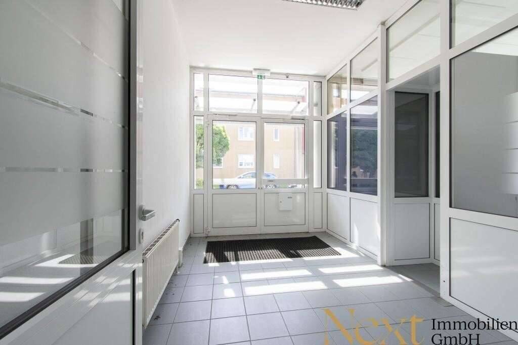 Großzügige 3-geschoßige ca. 1.471,24m² Bürofläche in Trauner Zentrumslage zu vermieten! - Ansicht 2