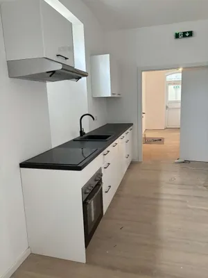 4-Zimmer-Gewerbeimmobilie mieten in Krems an der Donau – 160 m², € 2.640 – Bild 2 von 8