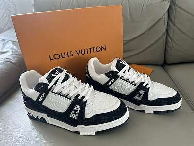 Louis Vuitton Damen Sneaker, € 450,- (3500 Krems an der Donau) - willhaben