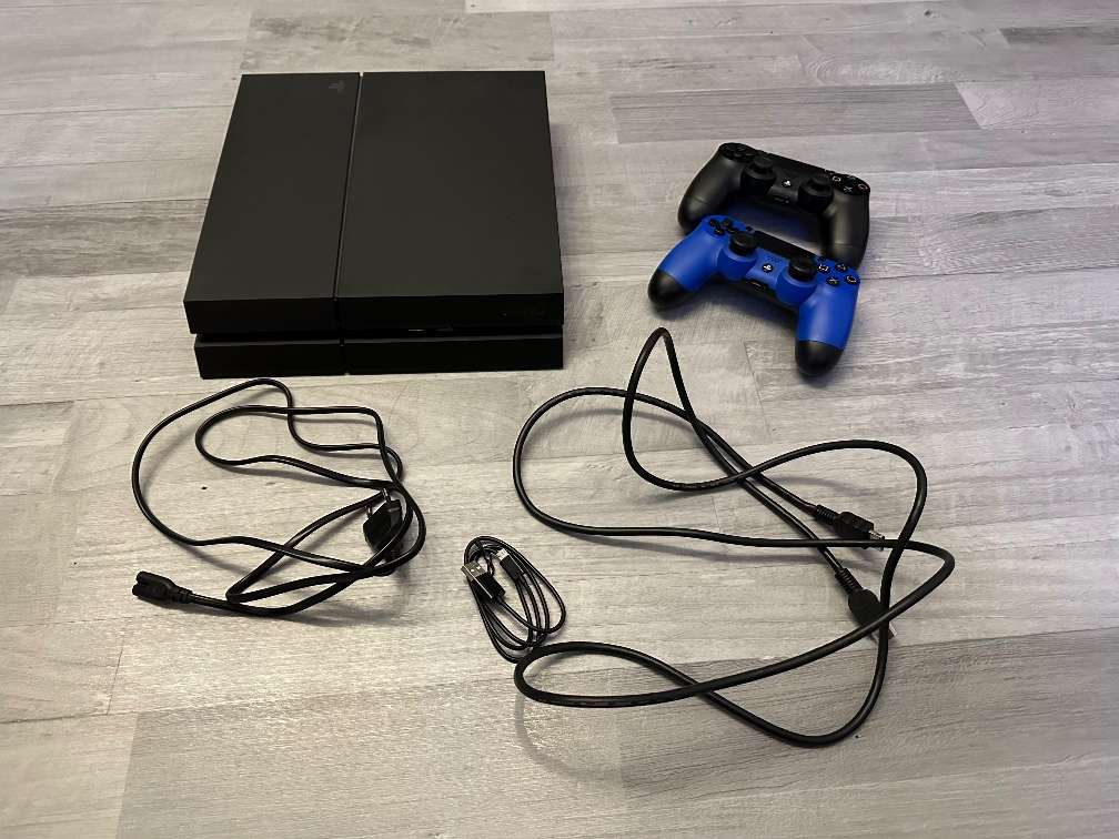 (verkauft) Sony Playstation 4 + 2 Controller - PS4 - 1TB - Jet Black Modell  CUH-1216B