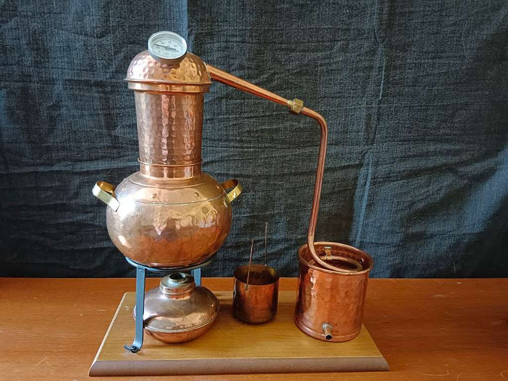 Destille 2L von Copper Garden; Modell Kalif, € 255,- (2700 Wiener