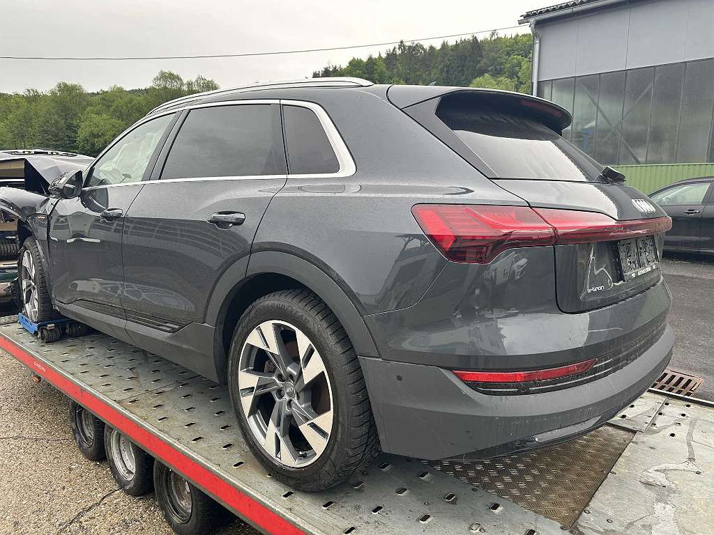 Audi e-tron Ersatzteile Motor Wechselrichter Tür Heckklappe