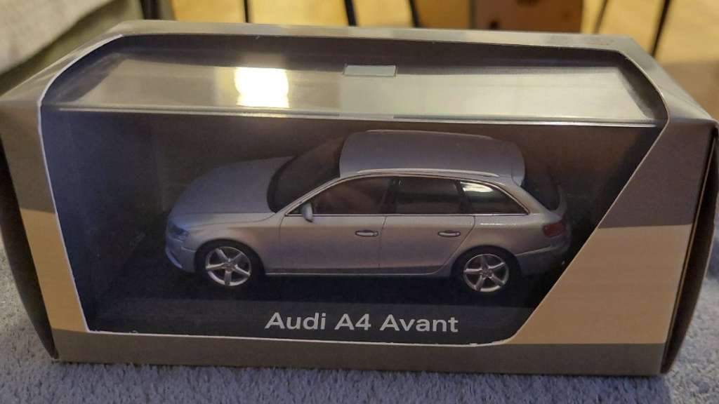 (verkauft) Modellauto Audi A4
