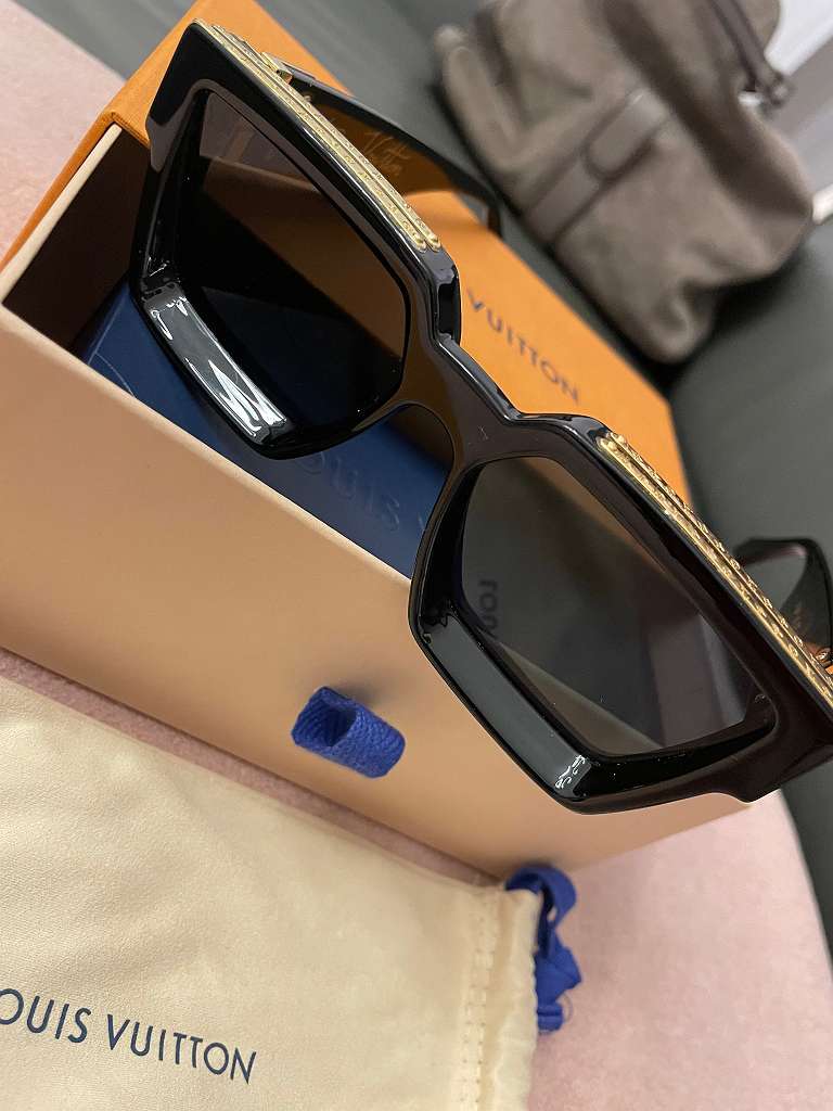Louis vuitton Sonnenbrille Brille oversize la grande bellezza fullset, €  350,- (5310 Mondsee) - willhaben
