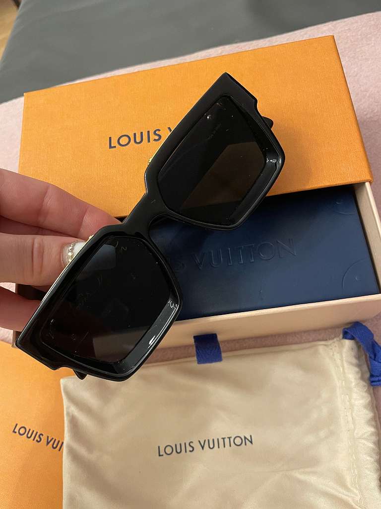 Louis Vuitton Sonnenbrille, € 280,- (4020 Linz) - willhaben