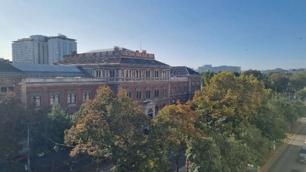 Wahrlich ein traumhaftes Altbaubüro - Vista 2