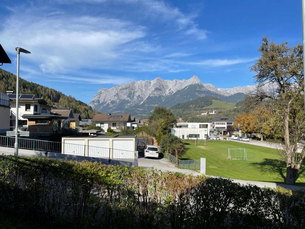 Store Alpen: Praxis- oder Bürofläche im 1. OG