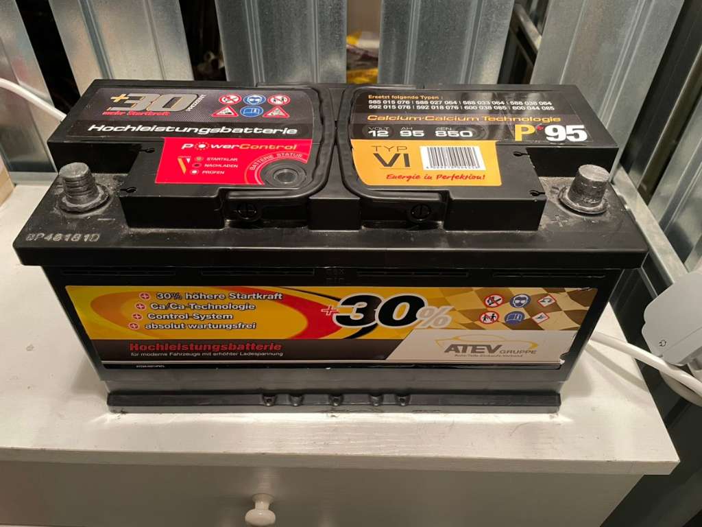 (verkauft) Autobatterie/ Starterbatterie 95Ah 12V 850