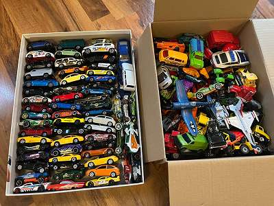 Autos / Fahrzeuge - Spielzeugfahrzeuge