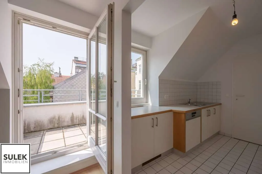 ** Top gepflegte 4 Zimmer Dachgeschoss Wohnung mit Alleinutzung 3er hofseitigen Terrassen - Maisonette Wohnung - Nähe Bahnhof Gersthof ** ab sofort ** - Ansicht 2