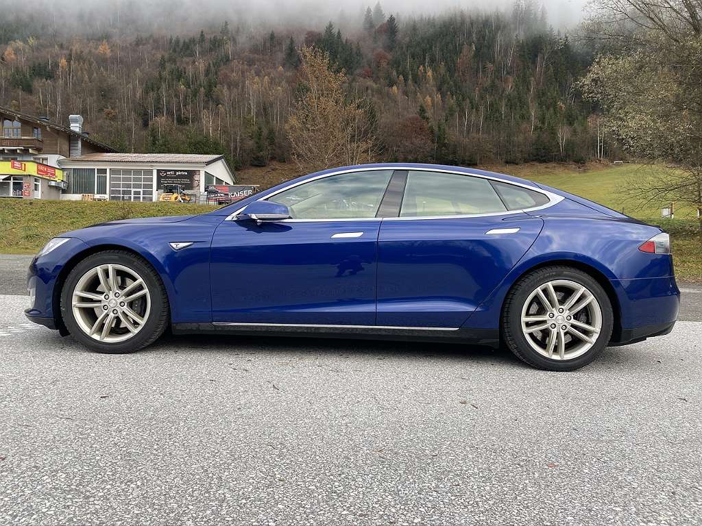 Tesla Model S 85P - mit neuem akku + Gratis laden an SPC Limousine, 2014,  270.000 km, € 28.250,- - willhaben