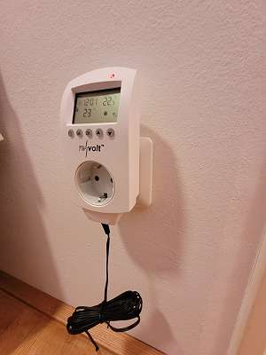 revolt Steckdosenthermostat: Digitales Steckdosen-Thermostat für