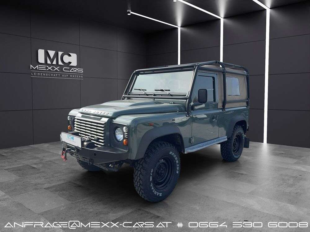 Land Rover Defender 90 ''Offroad-Ikone'' Soft Top E 2,2 SUV / Geländewagen