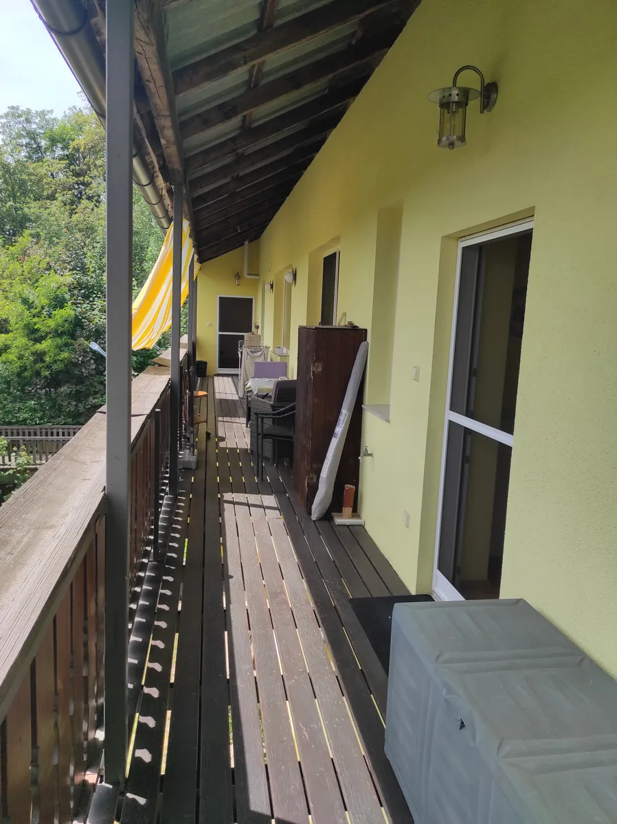 Gepflegtes Geschäftshaus mit großzügiger Wohnung in zentraler Lage - Ansicht 3