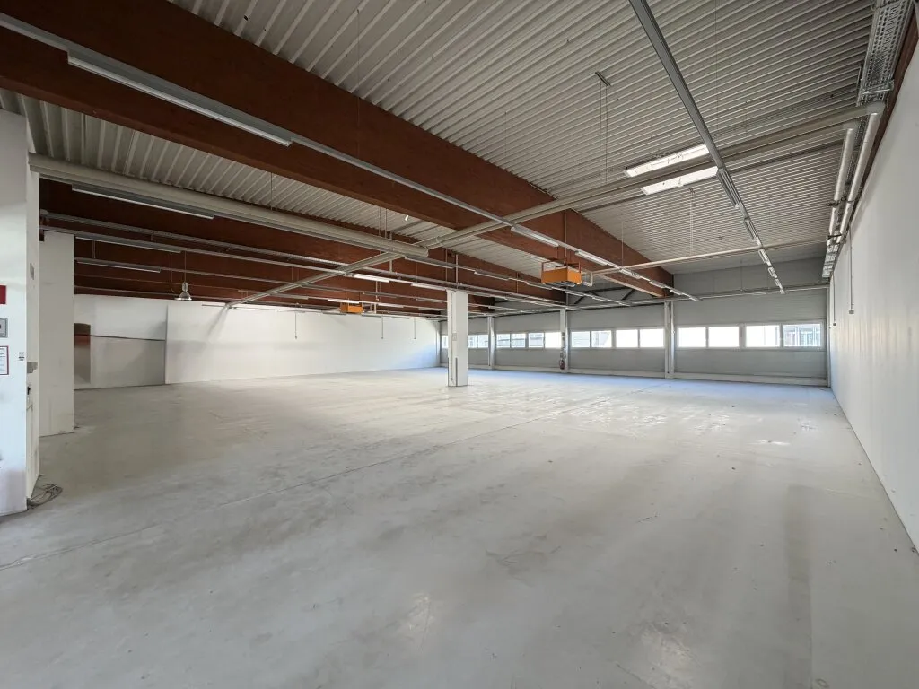 Einkaufs und Sportzentrum - Ansicht 3
