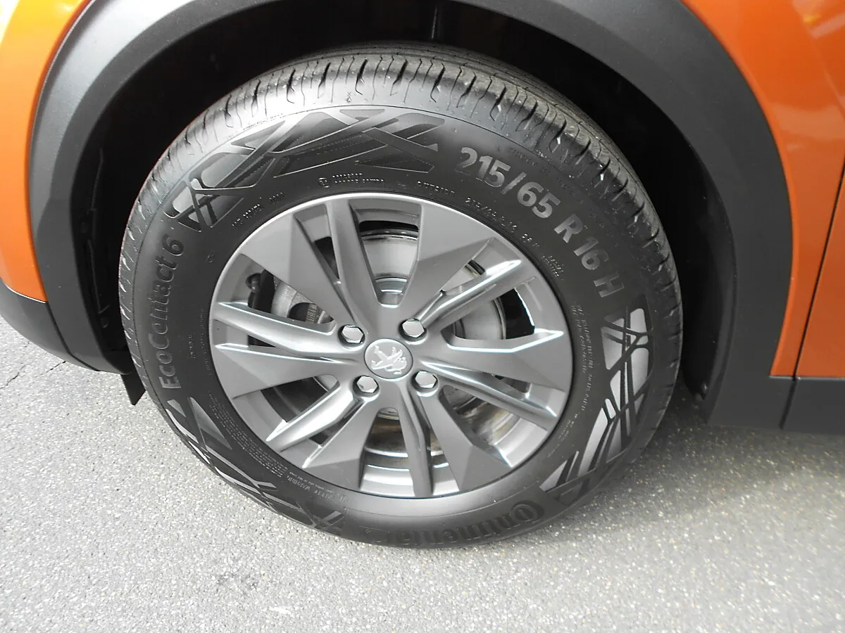 Peugeot 2008 1.5 BlueHDi 110 Active Pack (EURO 6d) – Bild 6
