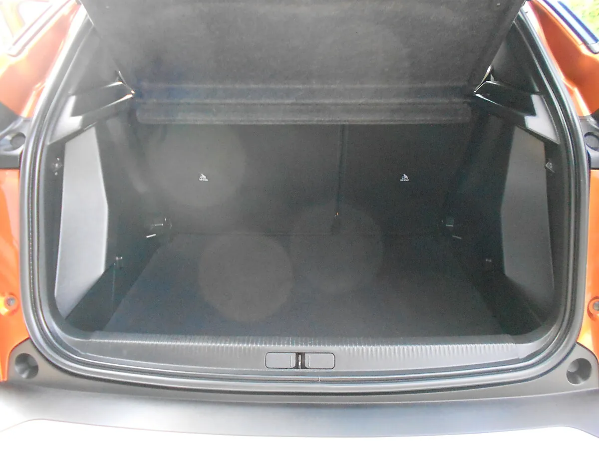 Peugeot 2008 1.5 BlueHDi 110 Active Pack (EURO 6d) – Bild 17