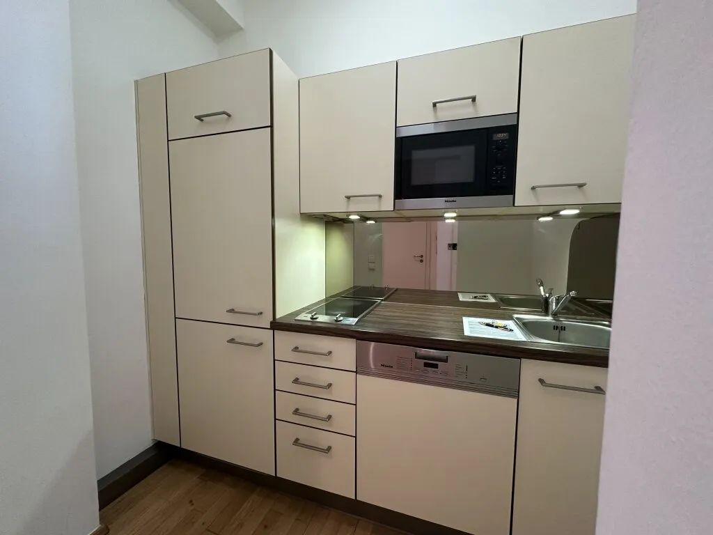 stilvolle 2 Zimmer Wohnung in 1120 Wien in ruhiger Lage - Ansicht 3