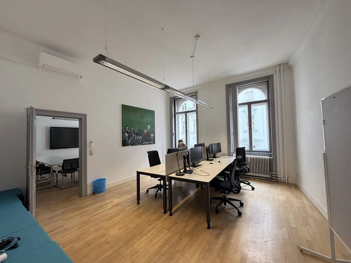 Stilvolle Altbaubürofläche mit modernem Ausbau in Wiens Bestlage - Widok 3