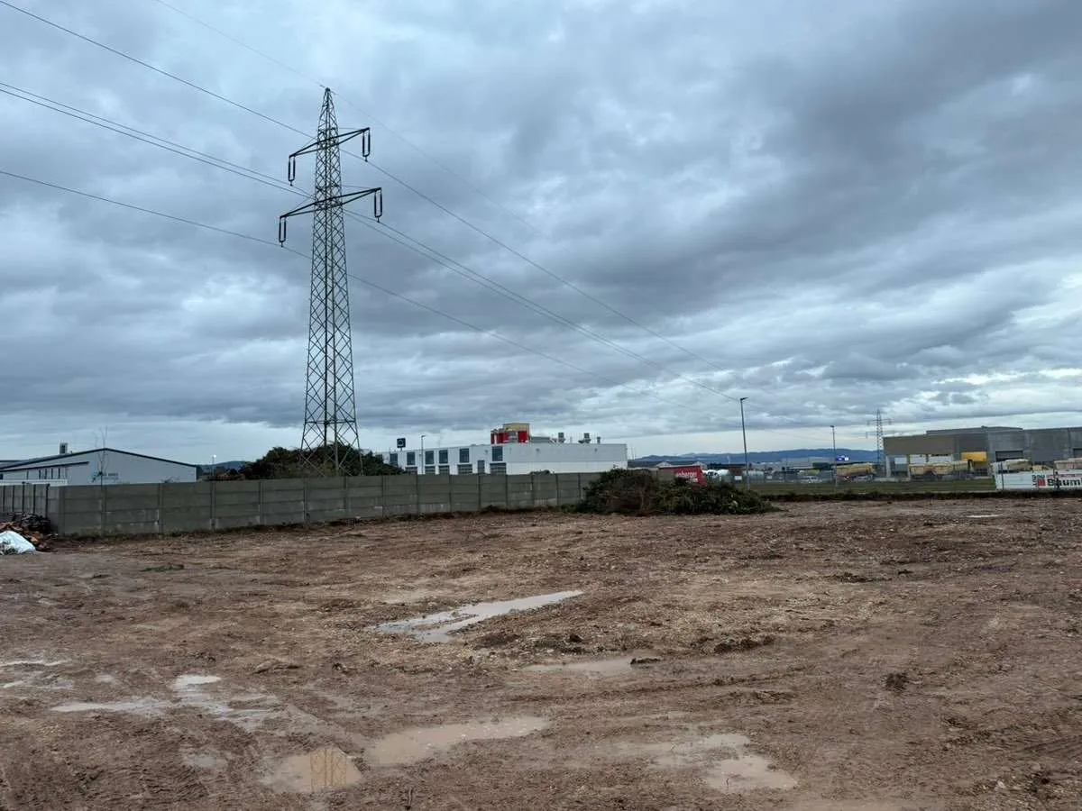 Mit Kaufoption !!! Umspannwerk Nähe Ideal für Rechenzentrum und Batteriespeicher2 Grundstücke neben Umspannwerk mit 1900 m² und 1300 m² - Ansicht 3