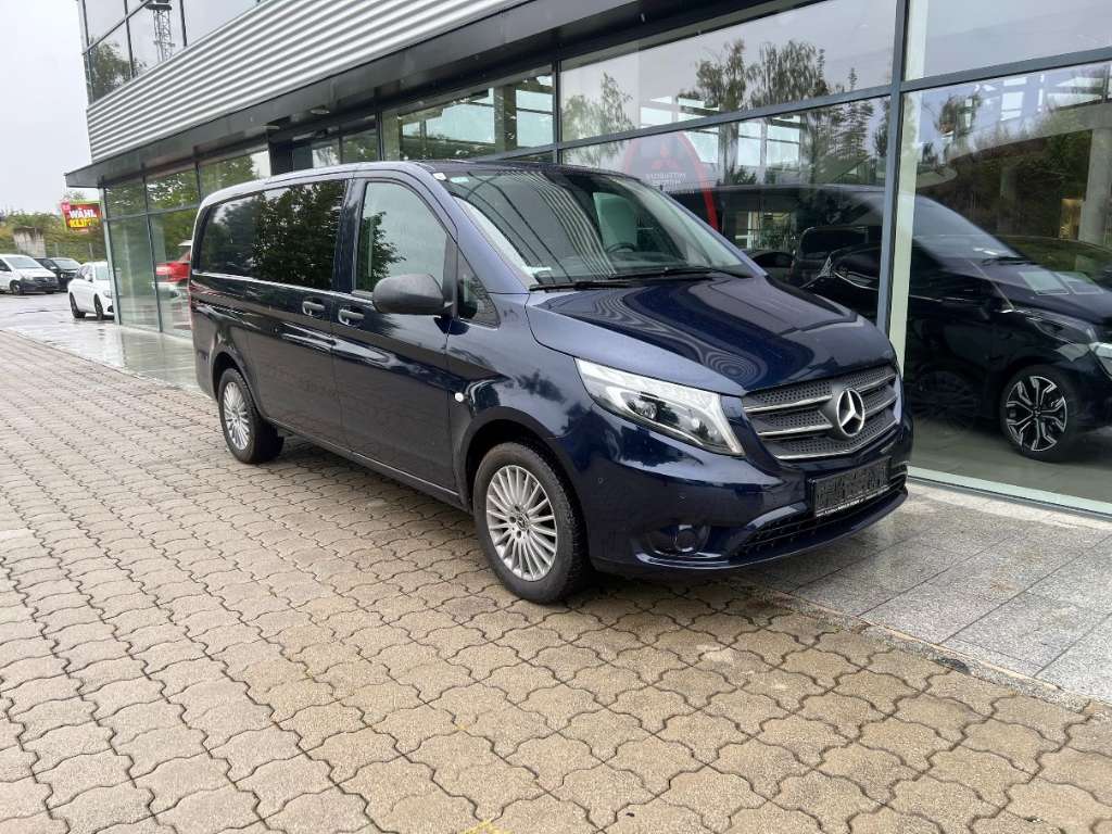 Mercedes-BenzVito119BlueTec4x4BusinessVanClassiclangTransporter/Kastenwagen