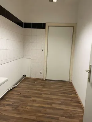 2-Zimmer-Gewerbeimmobilie mieten in Wiener Neustadt – 24 m², € 391 – Bild 4 von 7