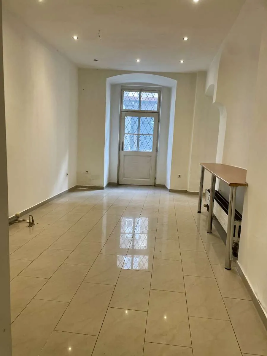 Geschäftslokal/Büro/Praxis in bester Lage von Wiener Neustadt zu vermieten – pohled 2
