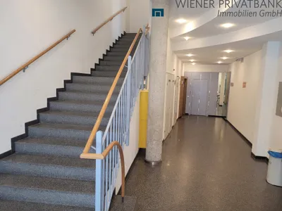 RUHIGE 1 ZIMMER WOHNUNG IM 5.OG IN U-BAHN NÄHE – Bild 3