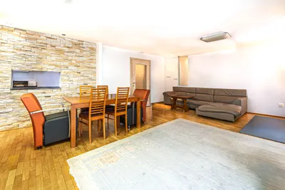8-Zimmer-Haus kaufen in Kitzbühel – 181 m², € 890.000 – Bild 2 von 11