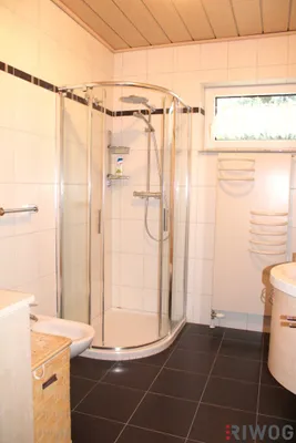 6-Zimmer-Gewerbeimmobilie mieten in Sankt Pölten – 353 m², € 2.100 – Bild 18 von 40
