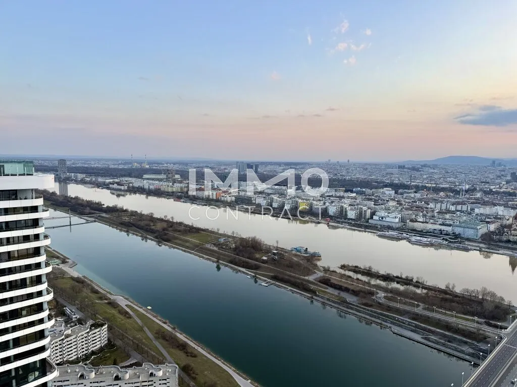 43. Etage: Erstbezug inklusive Sonnenaufgang: DC2 Tower, Wien