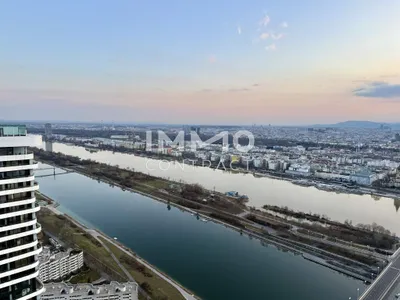 43. Etage: Erstbezug inklusive Sonnenaufgang: DC2 Tower