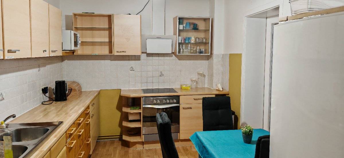 Stadthaus mit Garten & Ruheoase - Nähe U6 / Straßenbahn - Townhouse with Private Garden & Peaceful Oasis - Close to U6 Metro & Tram - Ansicht 3