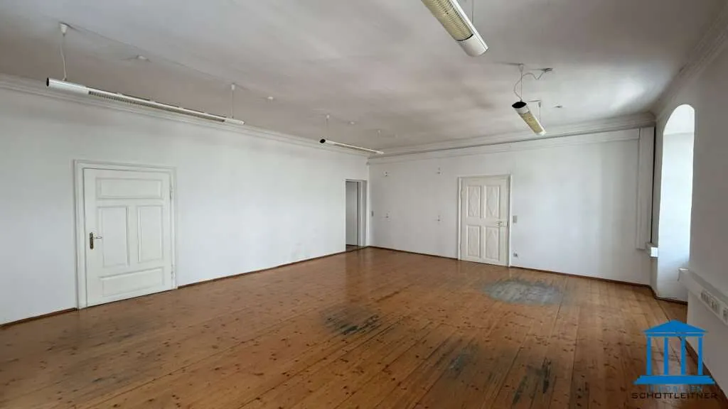 Charmantes Büro mit ALTBAU-Charakter in bester Innenstadtlage - PARKPLATZ-Option(en) im Innenhof! - Ansicht 3
