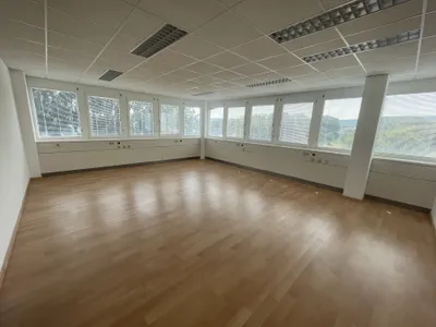 10-Zimmer-Gewerbeimmobilie mieten in Baden – 369 m², € 5.280 – Bild 13 von 15