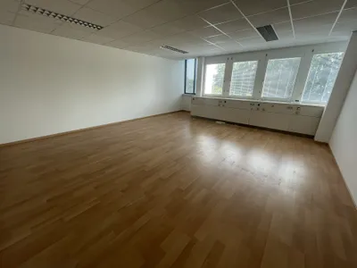 10-Zimmer-Gewerbeimmobilie mieten in Baden – 369 m², € 5.280 – Bild 12 von 15