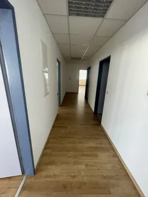10-Zimmer-Gewerbeimmobilie mieten in Baden – 369 m², € 5.280 – Bild 5 von 15