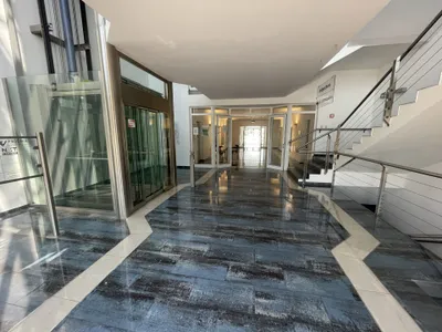 10-Zimmer-Gewerbeimmobilie mieten in Baden – 369 m², € 5.280 – Bild 2 von 15