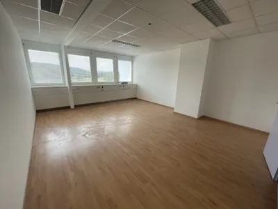 10-Zimmer-Gewerbeimmobilie mieten in Baden – 369 m², € 5.280 – Bild 14 von 15