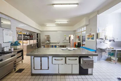 24-Zimmer-Gewerbeimmobilie kaufen in Salzburg Stadt – 1 704 m², € 1.690.000 – Bild 5 von 12