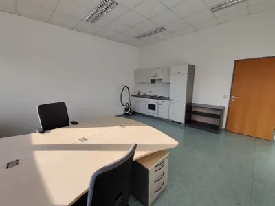 Gewerbeimmobilie mieten in Wels – 30 m², € 323 – Bild 3 von 4